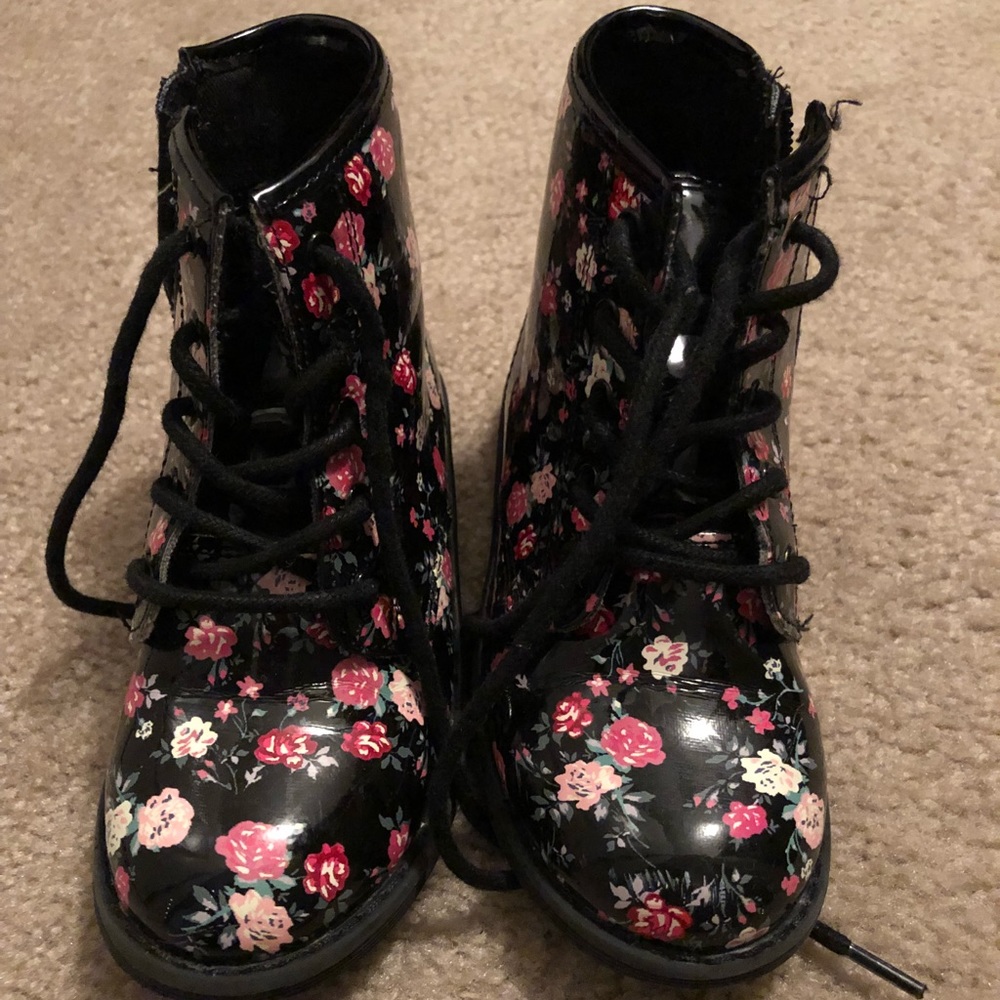 Toddler girl size 10 boots
